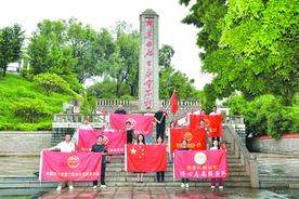 同安区积极组织开展“我到革命遗址展国旗”活动图片