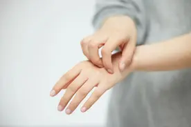 冬季孩子皮肤“干红痒”怎么办图片