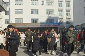 试卷厚得像书？国考行测被吐槽太难！图片