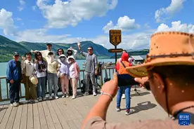 新疆旅游热度攀升 多地迎来客流高峰图片
