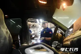长沙男子刚睡了一小会，车子突然起火了！原因竟是……图片