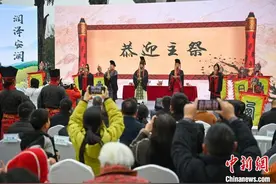 四川夹江：东风堰开闸放水 春灌大幕开启图片