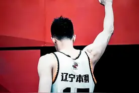 纵观CBA｜笑中带泪的“重聚”，亦是郭艾伦新的开始图片