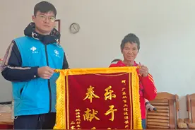 以心暖心，清新浸潭社工帮助辍学女孩重返校园图片