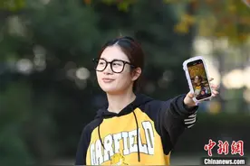 湖南农大枫叶进入最佳观赏期图片