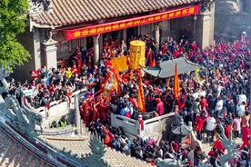 两岸同胞护驾妈祖金身回故居“省亲”图片