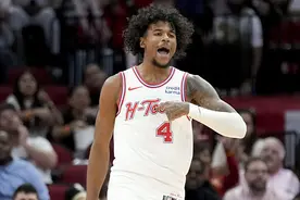 NBA | 火箭八连胜 距离勇士仅差1.5个胜场图片