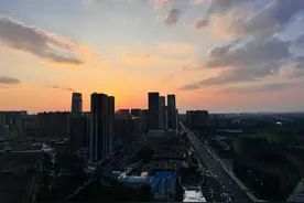 被今晚成都超美的晚霞治愈了~图片