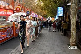 太养眼！大鲍岛上演精彩街头艺术图片