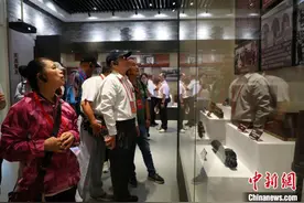 两岸抗战老兵后代共聚山城：访先辈足迹 谋两岸发展图片