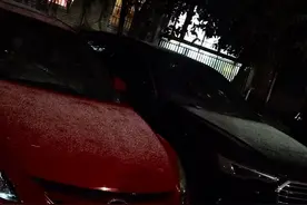 武汉下雪啦！朋友圈里都在“撒雪花”图片