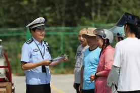 高温中的驾考图片