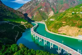 香溪河畔：橙黄橘绿正当时图片