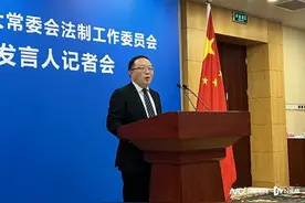 “小备案审查法”实施一年，如何纠错规范性文件？图片