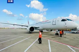 国庆期间执行商业航班 东航第8架C919交付入列图片