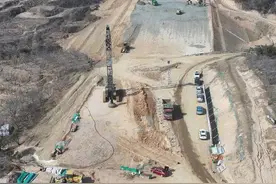 董梁高速日照段：项目施工忙，建设“加速度”图片