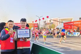 5G-A全程护航 中国电信圆满完成2025南通马拉松赛事通信保障图片