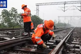 28日至29日福建有大范围暴雨过程 部分列车停运图片