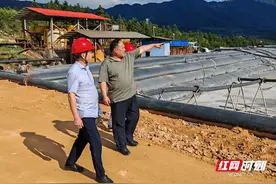 郴州市县生态环境局调研汛期环境风险防控情况图片