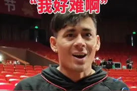 聚焦中国吴桥国际杂技艺术节｜认真！外国杂技小哥排练间隙学中文图片