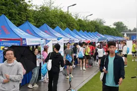 纵“马”湘江，万人齐跑！2024湘江马拉松赛·长沙站活力开跑图片