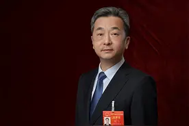 两会会客厅丨省人大代表、益阳市委书记陈竞：继续奋力书写新时代高标准的“山乡巨变”图片