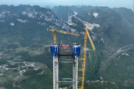 花江峡谷大桥全部主塔完成封顶图片