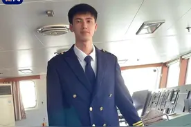 船长多看了一眼救下男子，这一眼“含金量”有多高？图片
