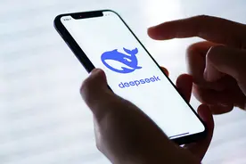 朱啸虎再放炮：所有AI应用都是套壳，说有壁垒是忽悠人！DeepSeek出来后，中国软件企业的春天可能要来了图片
