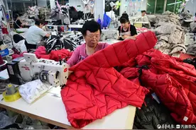 微纪录·最聊城｜占全国7成，看北方最大轻质棉服生产基地的底气图片