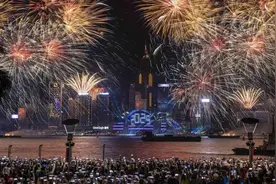 2024维港跨年烟花安排公布，繁花绽放+七彩祥云+巨型倒数时钟图片