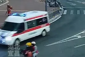 救救家人！9分钟“狂飙”，宜昌警方硬核送医图片