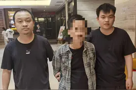 男子假借“整钱换零”趁机盗走店铺现金，武昌警方紧密追踪抓获嫌疑人图片