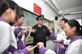 家门口的故事 | 这群年轻人，快乐普法“接地气”图片