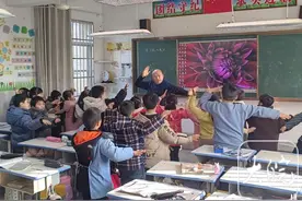 肥东这位200多斤的男老师带学生跳舞受央视关注 “让孩子收获自信和快乐”图片