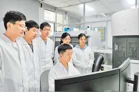 一流大学郑州研究院 建设进行时丨牵手 向新材料研发进军图片