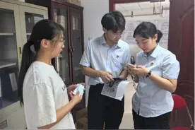 胡家园街道大埝村：社保卡换发“就近办” 便民服务“零距离”图片