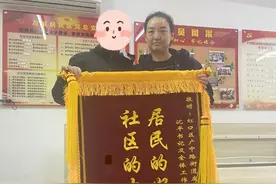 半夜弹琴、夜宿楼道，谁为这样的精神障碍孤老养老？图片