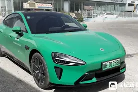 海量财经丨95后小伙开小米SU7跑出租，相比油车收入实现翻倍图片