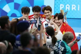哈哈哈哈哈哈！浙江小伙潘展乐赛后采访，又双叒上热搜了！图片