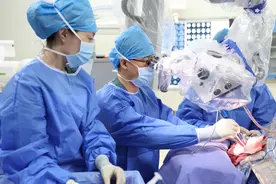 党旗在基层一线高高飘扬|宣武医院党委：激活“红色引擎” 筑牢新区健康根基图片