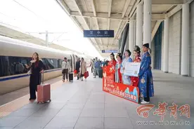 假期第二天客流平稳 西安铁路局今日加开旅客列车129列图片
