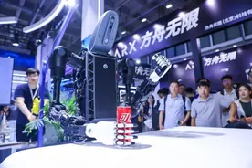 执行复杂任务成功率翻倍，大模型为人形机器人装上“大脑”图片