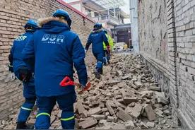 甘肃积石山地震丨震后搜救记者见闻图片