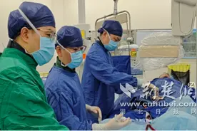 清醒状态“ECMO”辅助下冠脉介入手术点亮“生命之光”图片