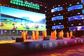 欢歌曼舞 浪漫“夕阳红”图片