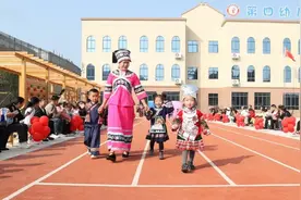 麻江：校园欢乐多 “苗年”氛围足图片