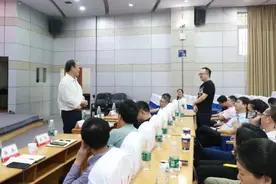 南华大学举行医疗法律法规与医疗技术进校园活动图片