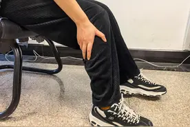 76岁大爷晕倒在厕所，马桶里全是血，更凶险的还在后面......图片