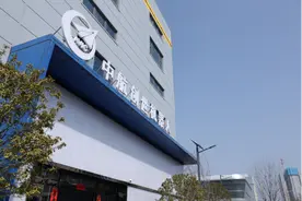 2025年西安市“春风行动”重点企业专场直播带岗活动走进西安航天基地中航创世图片
